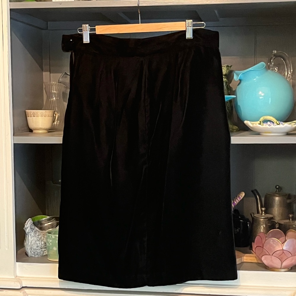 Vintage Norton McNaughton black velvet skirt size 16 (more like a size 12)